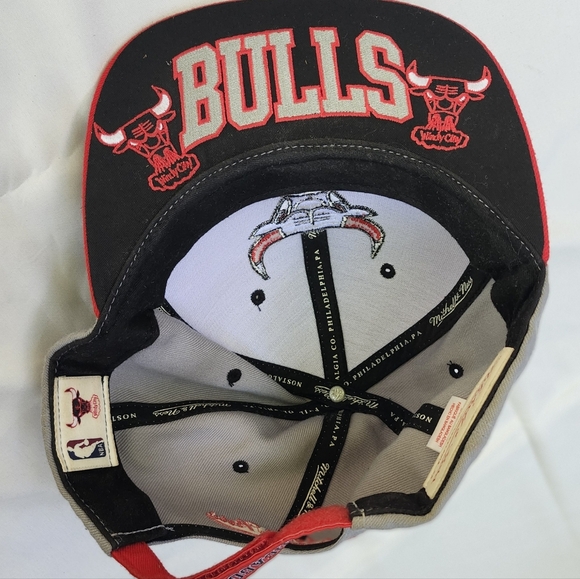 Mitchell & Ness Chicago Bulls Adjustable Hat - One Size Fits Most - Picture 2 of 5
